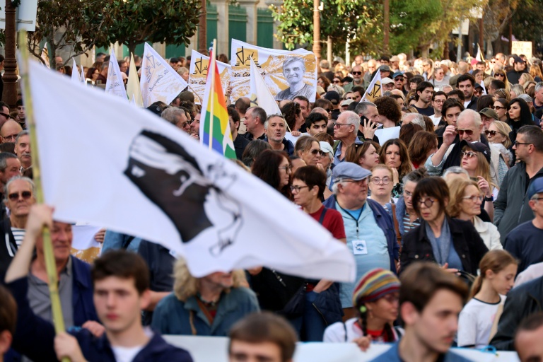 Des centaines de personnes ont défilé à Ajaccio