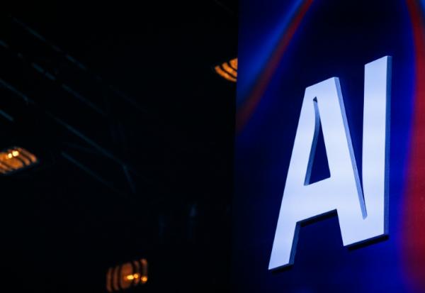 Responsables politiques et patrons de la tech ont multiplié mercredi les appels à renforcer d'urgence la sécurité de l'intelligence artificielle lors d'un sommet à Dublin