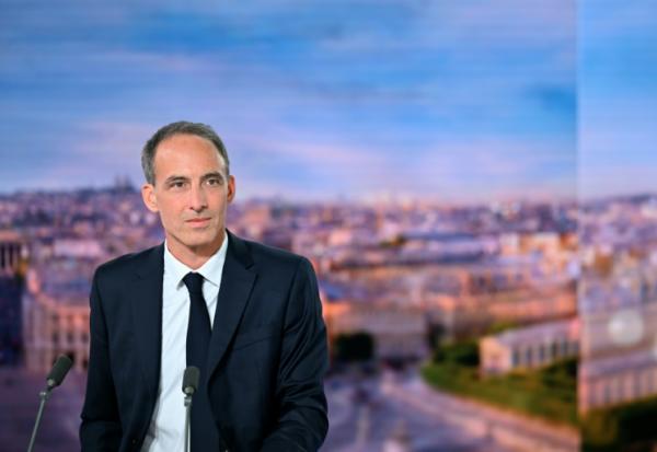 Le leader de Place publique Raphaël Glucksmann au 20H00 de TF1 à Boulogne-Billancourt, dans les Hauts-de-Seine, le 23 août 2026