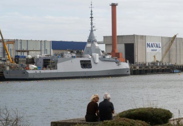 Une frégate en cours de consruction sur le site du Naval Group à Lorient, dans l'ouest de la France, le 30 septembre 2026