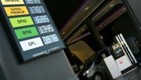 Un véhicule français dans une station service au Pas-de-la-Case, en Andorre, le 15 septembre 2026
