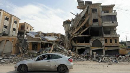 Des habitants de Nabatiyé, évacués lors des frappes israéliennes, reviennent dans la ville, le 17 avril 2026, après l'entrée en vigueur d'un cessez-le-feu 