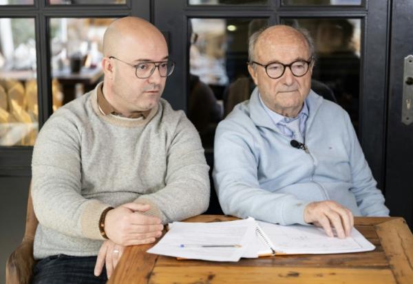 Yann Bompard (g), maire démis de ses fonctions à Orange, aux côtés de son père, Jacques Bompard, président de la Ligue du Sud et candidat aux prochaines municipales à Orange, le 4 février 2026