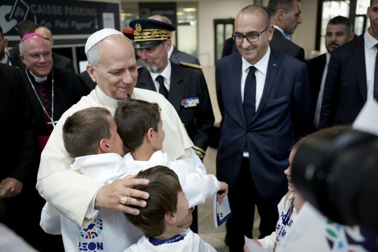 Le pape Léon XIV accueilli à l'aéroport de Metz-Nancy-Lorraine le 28 septembre 2026