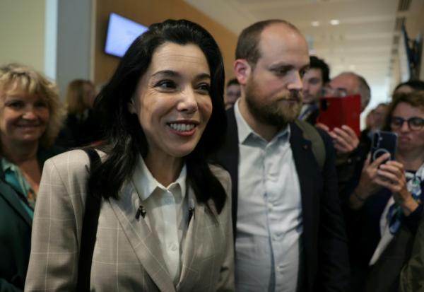 La députée LFI Sophia Chikirou (c) à son arrivée au tribunal de Paris pour son procès pour fraude, le 12 mai 2026