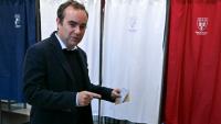 Le Premier ministre Sébastien Lecornu, candidat de la liste du maire sortant de Vernon, arrive pour voter au 1er tour des municipales à Vernon, le 15 mars 2026 dans l'Eu