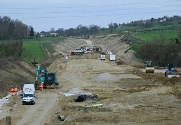 L'autoroute A69 en construction à Teulat, dans le Tarn, le 6 mars 2026