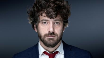 L'écrivain français Abel Quentin pose à Paris le 19 octobre 2021
