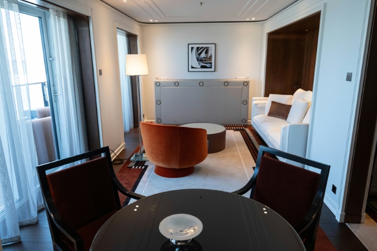 Une suite à bord du voilier Orient Express Corinthian, aux Chantiers de l'Atlantique à Saint-Nazaire, le 28 avril 2026 en Loire-Atlantique