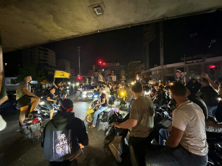 Partisans du Hezbollah dans les rues de Beyrouth au Liban, le 27 juin 2026
