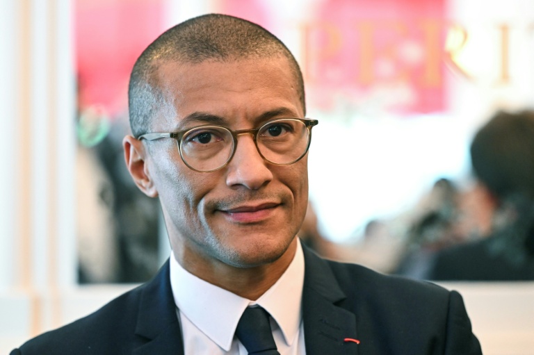 Le maire socialiste de Saint-Ouen, Karim Bouamrane, à Paris le 25 avril 2025
