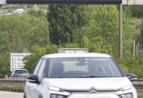 L'association de consommateurs CLCV (Consommation, logement et cadre de vie) a annoncé mercredi lancer une action de groupe visant le constructeur automobile Stellantis au nom de 150 propriétaires de voitures équipées d'airbags Takata défectueux