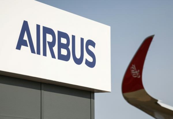 Logo d'Airbus au salon aéronautique de Farnborough, au Royaume-Uni, le 21 juillet 2026