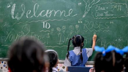 Les chocs climatiques extrêmes ont exposé les filles à "un risque accru de décrochage scolaire" en 2025, a indiqué l'Unicef, déplorant qu'elles "assument des responsabilités supplémentaires" au sein de leur foyer lors des catastrophes naturelles