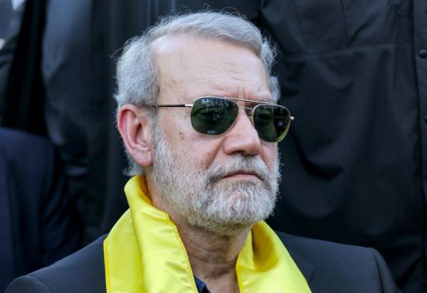 Ali Larijani, plus haut responsable sécuritaire iranien, lors d'une cérémonie organisée par le mouvement libanais Hezbollah, à Beyrouth le 27 septembre 2025