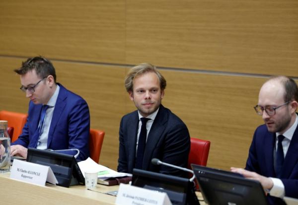 Le député UDR Charles Alloncle, rapporteur de la commission d'enquête sur l'audiovisuel public, le 8 avril 2026 à l'Assemblée nationale à Paris