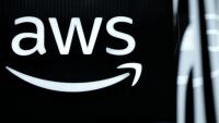Le logo d'Amazon Web Services (AWS) lors d'un événement à Hanovre, en Allemagne, le 31 mars 2025