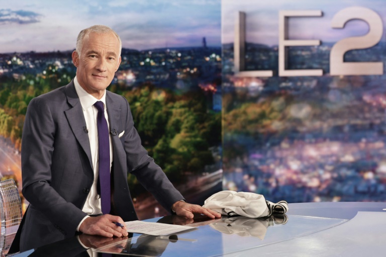 Le 20H00 de TF1, présenté par Gilles Bouleau en semaine, continue de faire la course en tête