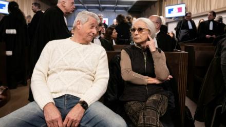 Jean Badache et son épouse Viviane, propriétaires de la société de gestion de patrimoine Apollonia, attendent le jugement du tribunal correctionnel de Marseille, le 15 janvier 2026