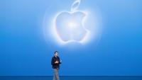 John Ternus accueille les influenceurs et les quelques journalistes invités à la présentation d'Apple le 9 septembre 2026 à Cupertino