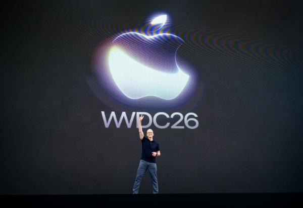 Le PDG d'Apple, Tim Cook, lors de l dernière conférence mondiale des développeurs Apple (WWDC) à l'Apple Park de Cupertino, en Californie, le 8 juin 2026