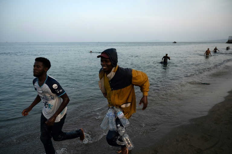 Des migrants arrivent dans l'enclave espagnole de Ceuta, le 31 juillet 2026