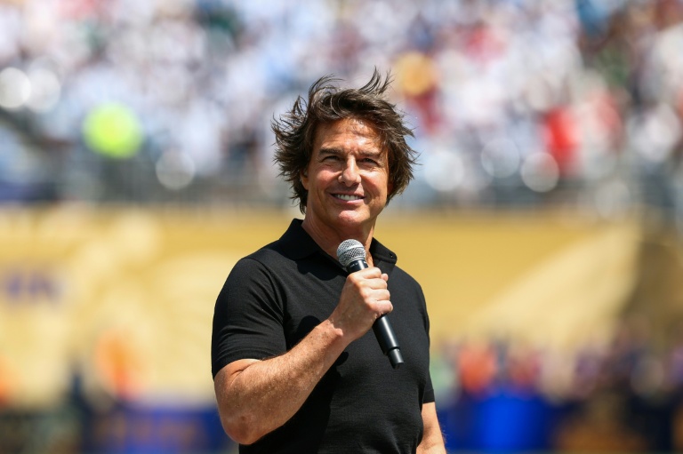 La star américaine Tom Cruise lors d'un discours pendant la cérémonie de clôture du Mondial, au MetLife Stadium près de New York, le 19 juillet 2026