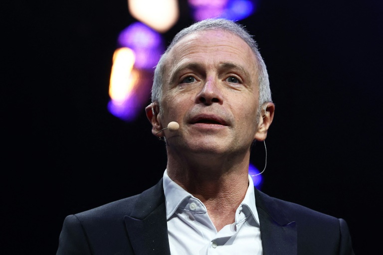 Le présentateur de 
