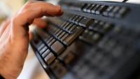 Le parquet de Paris ouvre une enquête pour retrouver les auteurs d'une "nouvelle vague" de cyberharcèlement visant le juge Youssef Badr, après la publication d'un numéro du magazine Frontières