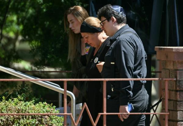 Valentyna la mère de la petite Matilda arrive aux funérailles de sa fille le 18 décembre 2025.