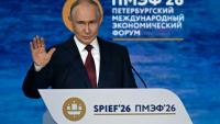 Le président russe Vladimir Poutine donne un discours au Forum économique international de Saint-Pétersbourg (SPIEF) en Russie, le 5 juin 2026