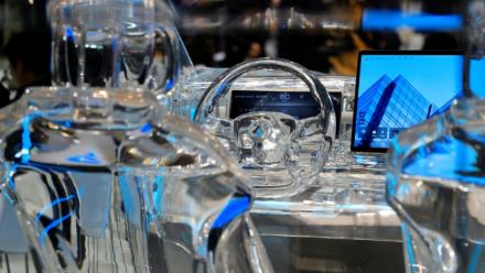 Un concept car transparent de voiture électrique Denza Z, au Mondial de l'automobile à Paris, le 12 octobre 2026