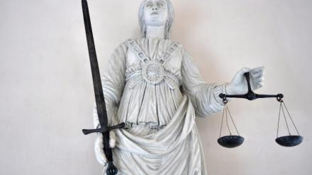 Au procès de quatre responsables de l'ancienne société immobilière Finaxiome, accusés d'avoir lésé des centaines de personnes, les parties civiles exaspérées après quinze ans de procédure espèrent toujours justice