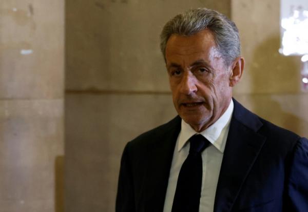L'ancien président de la République Nicolas Sarkozy à son arrivée au tribunal à Paris le 27 mai 2026