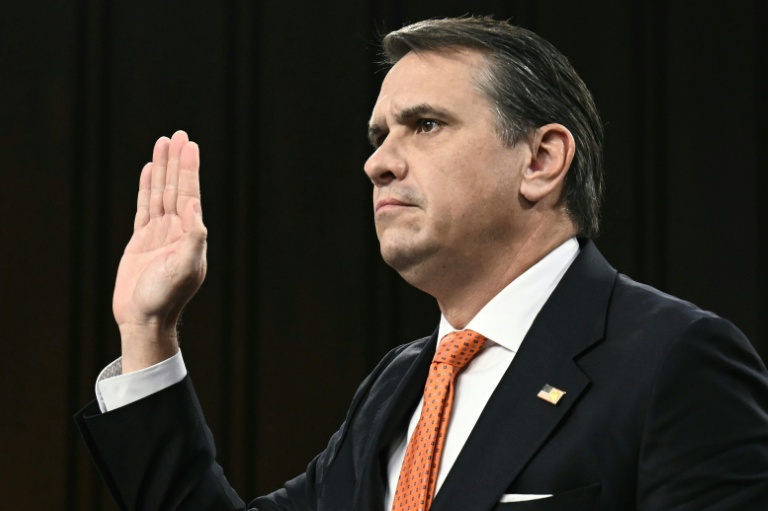 Todd Blanche, procureur général des États-Unis par intérim, prête serment lors d'une audition de la commission judiciaire du Sénat concernant sa nomination au poste de procureur général, au Capitole à Washington, le 15 juillet 2026