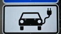 Automobile: Paris et Berlin officialisent un accord qui ralentit le passage au tout-électrique