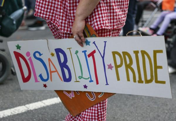 Marche à New York à l'appel de l'association des "Autistes adultes", le 19 octobre 2025