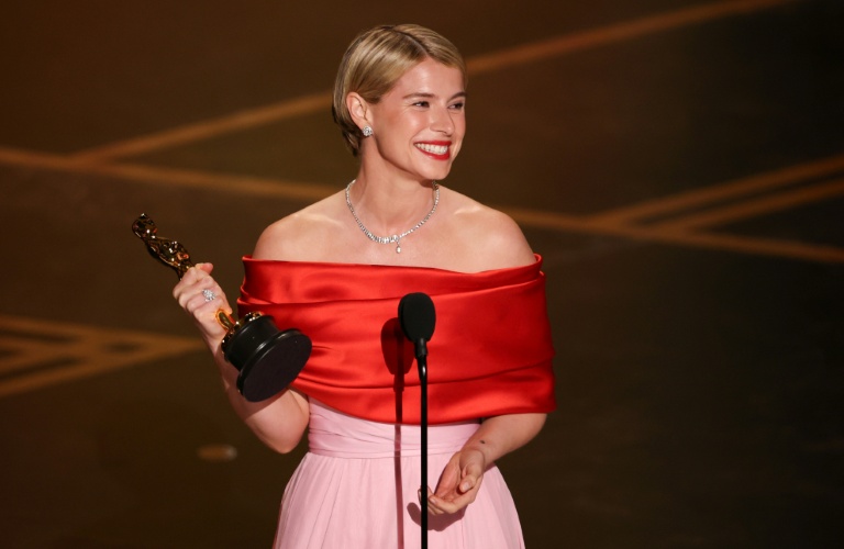 Jessie Buckley remporte l'Oscar de la meilleure actrice lors de la 98e cérémonie, le 15 mars 2026 à Hollywood, Los Angeles (Etats-Unis)