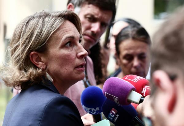 La secrétaire générale de la CFDT, Marylise Léon, fait une déclaration à la presse lors de l'université d'été de la centrale syndicale à Boissy-la-Rivière, le 26 août 2025 dans l'Essonne