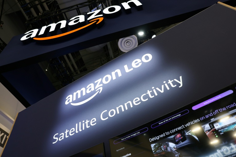 Le logo d'Amazon Leo au Consumer Electronics Show (CES) à Las Vegas, le 6 janvier 2026 dans le Nevada