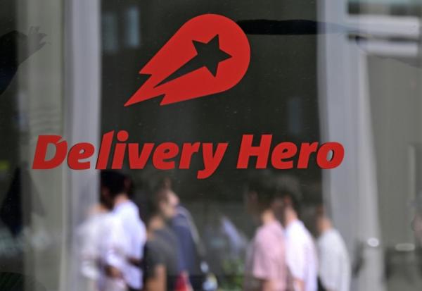 Le logo de l'entreprise allemande de livraison de repas Delivery Hero à Berlin, le 16 juillet 2026