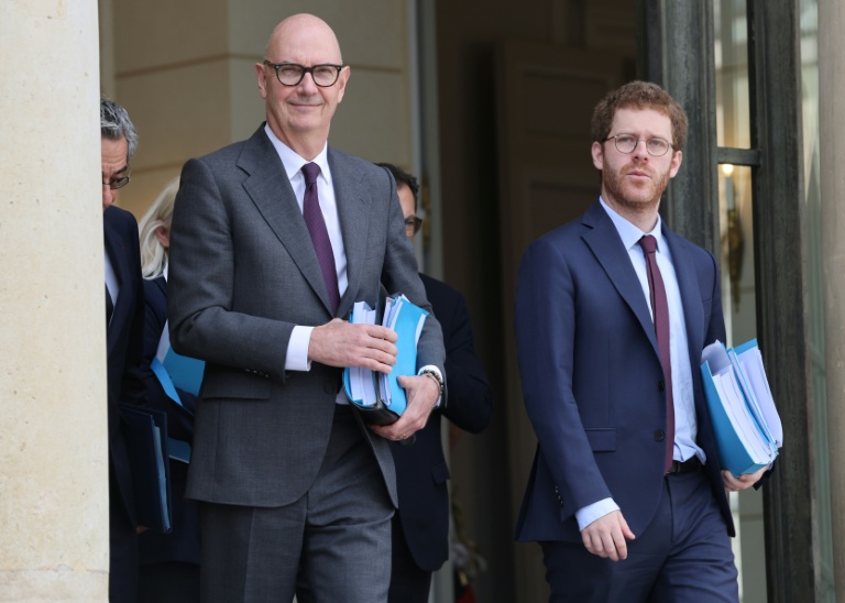 Le ministre de l'Economie Roland Lescure et le ministre des Comptes publics David Amiel, à Paris le 1er octobre 2026