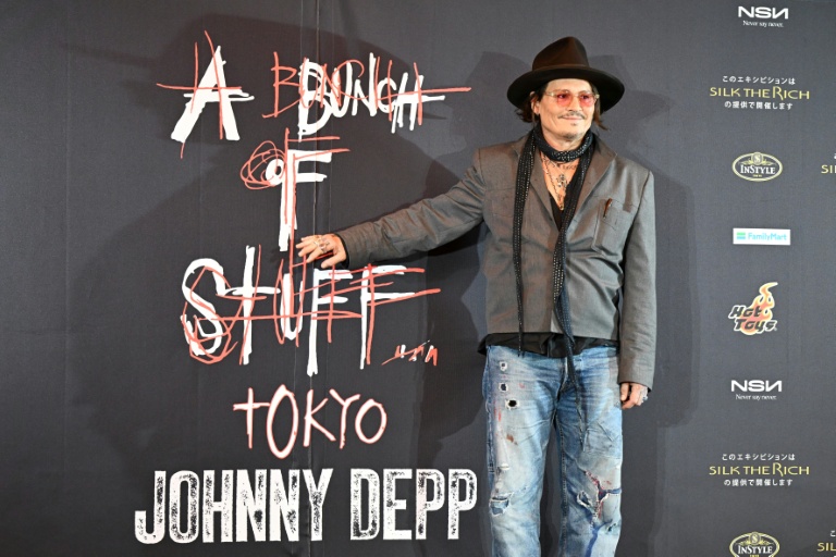 L'acteur américain Johnny Depp à l'issue d'une conférence de presse pour son exposition intitulée 