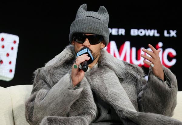 Bad Bunny à San Francisco, Etats-Unis, lors d'une conférence de presse le 5 février 2026