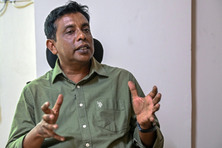 le journaliste d'investigation Mohsin Ul Hakim lors d'une interview avec l'AFP à Dacca, le 5 avril 2026 au Bangladesh