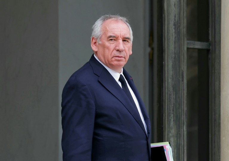 Le Premier ministre François Bayrou à la sortie du Conseil des ministres à l'Elysée, le 30 juillet 2025 à Paris