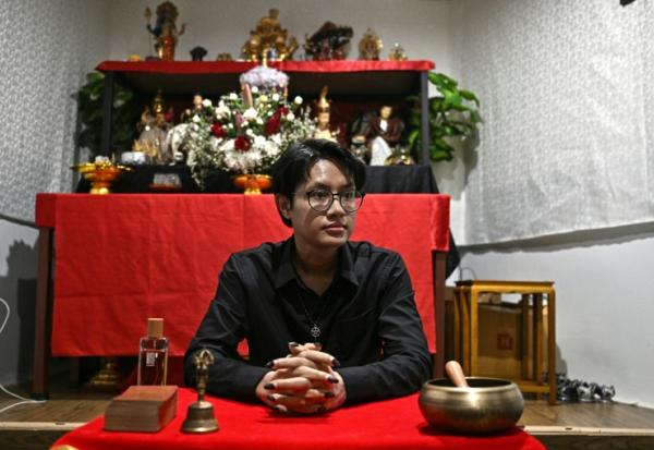 L'astrologue birman en exil Linn Nhyo Taryar, le 7 décembre 2025 à Bangkok 