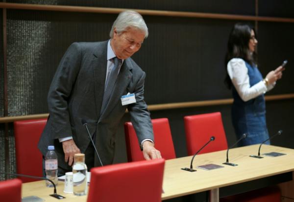 Le milliardaire Vincent Bolloré, actionnaire majoritaire du groupe de médias Canal+, assiste à une audition de la Commission d'enquête sur l'audiovisuel à l'Assemblée nationale, le 24 mars 2026 à Paris
