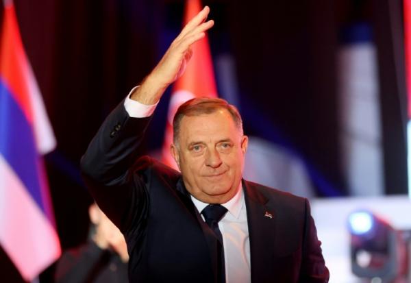 Milorad Dodik, ancien président de la Republika Srpska et dirigeant de l'Union des sociaux-démocrates indépendants (SNSD), assiste au dernier meeting électoral de son parti à Banja Luka, en Bosnie-Herzégovine, le 2 octobre 2026