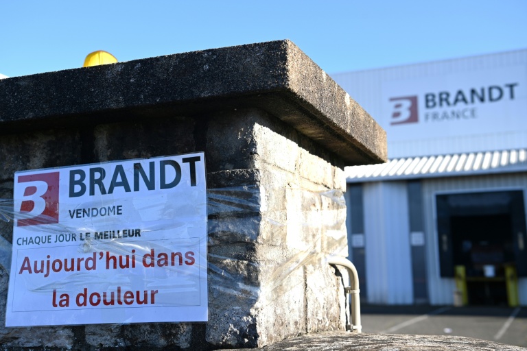 Les portes closes de l'usine Brandt à Vendôme (Loir-et-Cher), le 15 décembre 2025